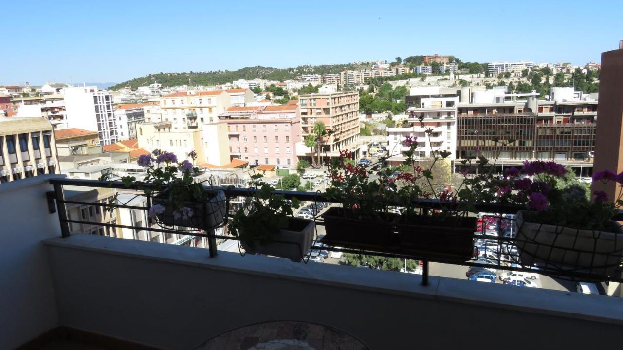 Luna Rossa Rooms Cagliari Extérieur photo